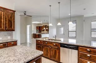 5 Duskview Ln, Edgecliff Village, TX 76134 - Photo 11
