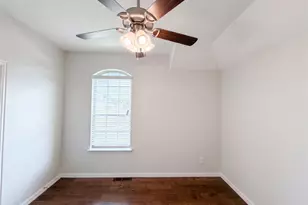 709 Ravenwood Dr, Saginaw, TX 76179 - Photo 11