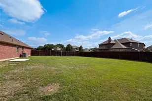 709 Ravenwood Dr, Saginaw, TX 76179 - Photo 19