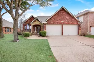 2569 Pinnacle Point Dr, Grand Prairie, TX 75054 - Photo 1