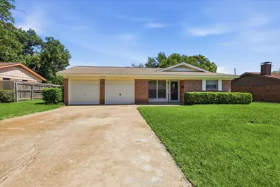 8804 Myra Street, White Settlement, TX 76108 - Photo 3