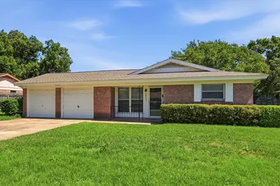 8804 Myra Street, White Settlement, TX 76108 - Photo 5