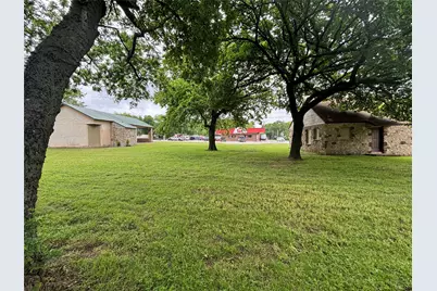 408 S Broad Street, Saint Jo, TX 76265 - Photo 15