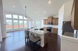 323 Butternut Wy, Irving, TX 75063 - Photo 9