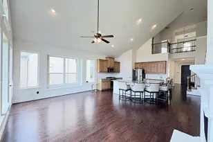 323 Butternut Wy, Irving, TX 75063 - Photo 7
