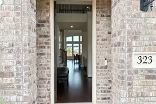 323 Butternut Wy, Irving, TX 75063 - Photo 3