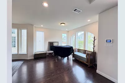 323 Butternut Way, Irving, TX 75063 - Photo 5