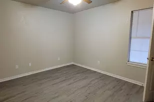 217 E Craven Ave, Lacy Lakeview, TX 76705 - Photo 7