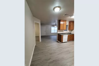 217 E Craven Avenue #A & B, Lacy Lakeview, TX 76705 - Photo 11