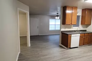 217 E Craven Ave, Lacy Lakeview, TX 76705 - Photo 11