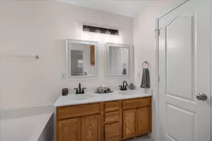 10601 Aransas Dr, Fort Worth, TX 76131 - Photo 33