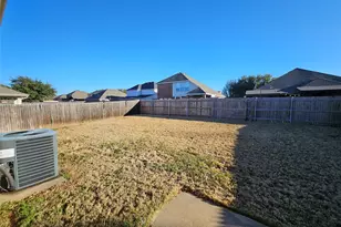 3235 Guadaloupe, Grand Prairie, TX 75054 - Photo 33