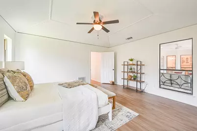 1913 Middle Glen Drive, Carrollton, TX 75007 - Photo 25