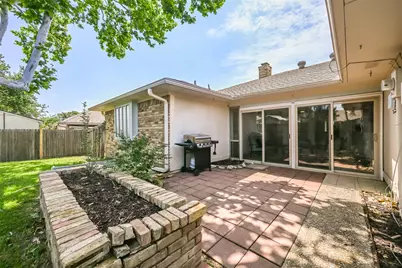 1913 Middle Glen Drive, Carrollton, TX 75007 - Photo 37