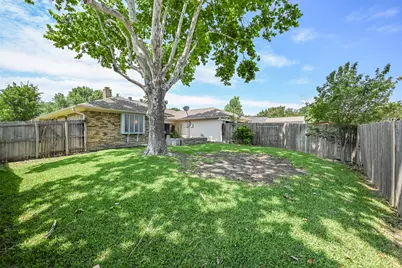 1913 Middle Glen Drive, Carrollton, TX 75007 - Photo 39