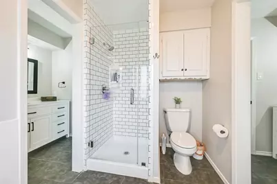 1913 Middle Glen Drive, Carrollton, TX 75007 - Photo 27