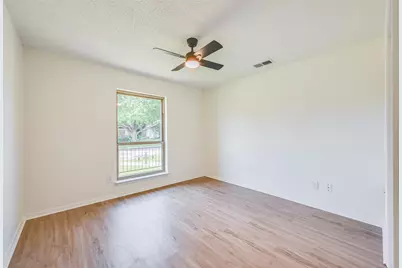 1913 Middle Glen Drive, Carrollton, TX 75007 - Photo 29