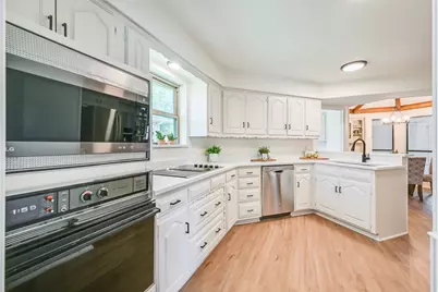 1913 Middle Glen Drive, Carrollton, TX 75007 - Photo 19
