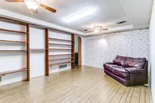 1132 N Irving Heights Dr, Irving, TX 75061 - Photo 9