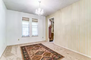 1132 N Irving Heights Dr, Irving, TX 75061 - Photo 9