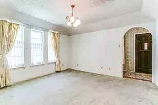 1132 N Irving Heights Dr, Irving, TX 75061 - Photo 3