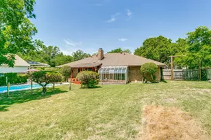 1132 N Irving Heights Dr, Irving, TX 75061 - Photo 3