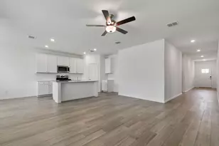 952 Dustwood Dr, Fort Worth, TX 76052 - Photo 11