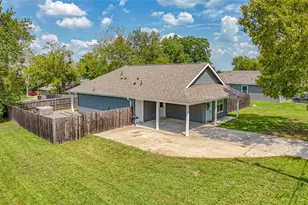 1228 Jones St, Greenville, TX 75401 - Photo 1