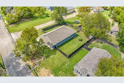 1228 Jones Street, Greenville, TX 75401 - Photo 19