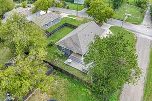 1228 Jones St, Greenville, TX 75401 - Photo 21