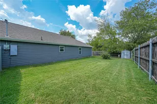1228 Jones St, Greenville, TX 75401 - Photo 17