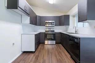 2239 Turf Club Dr, Arlington, TX 76017 - Photo 7