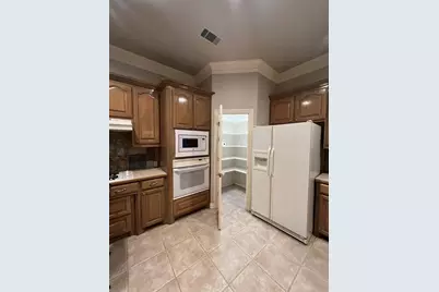 9204 Winslow Court, North Richland Hills, TX 76182 - Photo 11
