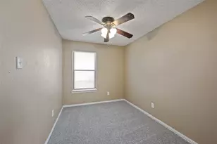 4756 Hollow Tree Dr, Arlington, TX 76018 - Photo 9