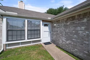 4756 Hollow Tree Dr, Arlington, TX 76018 - Photo 3