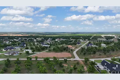 8317 W Landings Road, Granbury, TX 76049 - Photo 3