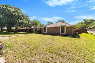 1906 Hillcroft Dr, Duncanville, TX 75137 - Photo 3