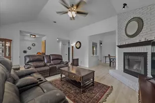 1315 Silver Maple Dr, Carrollton, TX 75007 - Photo 5