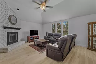 1315 Silver Maple Dr, Carrollton, TX 75007 - Photo 3