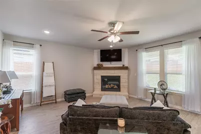 1412 Whitetail Lane, Azle, TX 76020 - Photo 5