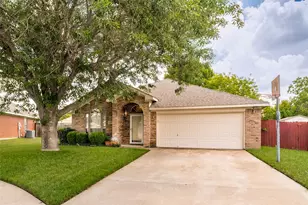 1005 Darren Dr, Burleson, TX 76028 - Photo 1