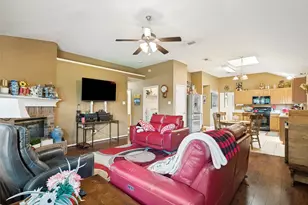1005 Darren Dr, Burleson, TX 76028 - Photo 9