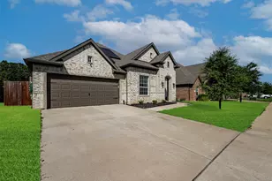 1068 Wildwood Dr, Joshua, TX 76058 - Photo 3