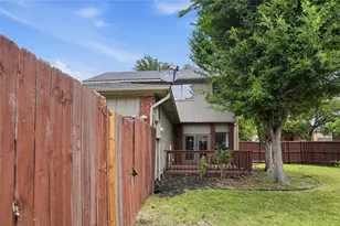 2142 Falcon Ridge Dr, Carrollton, TX 75010 - Photo 29