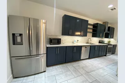 134 W Cober Drive, Grand Prairie, TX 75051 - Photo 5