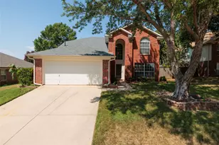 747 Cedar Leaf Cir, Lake Dallas, TX 75065 - Photo 1