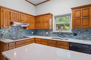 4930 High Creek Dr, Arlington, TX 76017 - Photo 7