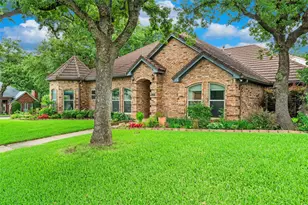 4930 High Creek Dr, Arlington, TX 76017 - Photo 3