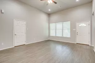 411 W Gould St, Hillsboro, TX 76645 - Photo 5