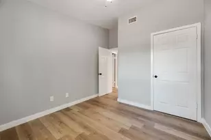 1512 Sherman St, Arlington, TX 76012 - Photo 9